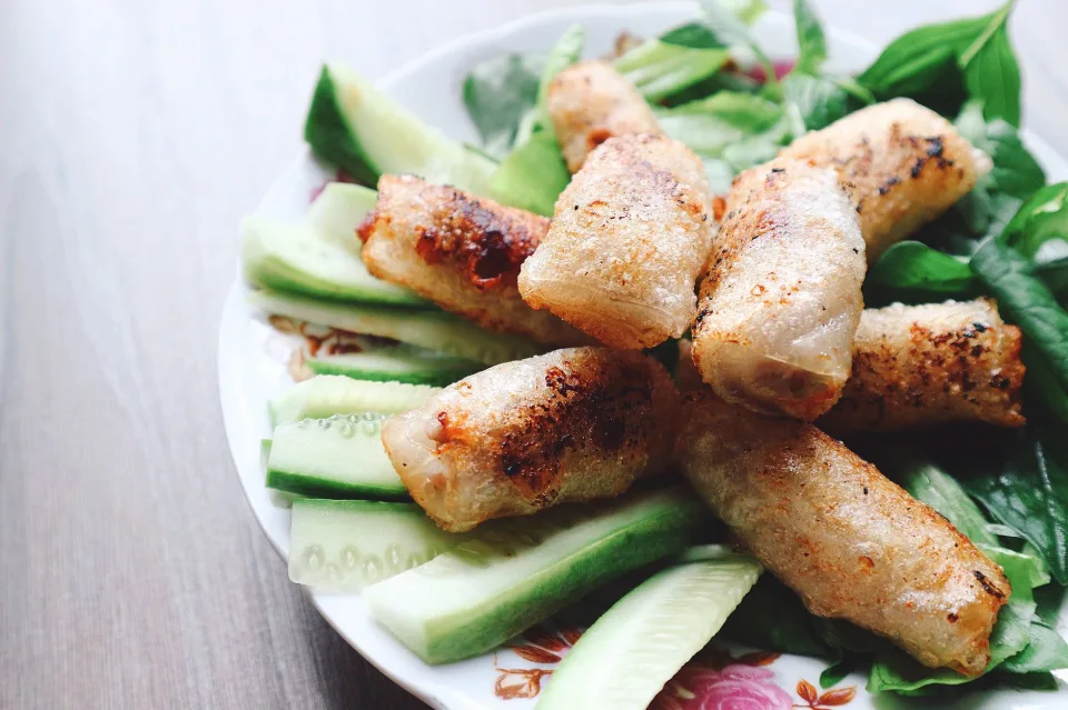 Bàn nướng đông khách tại Bnướch Bức